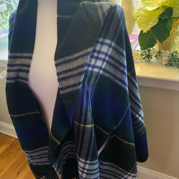 J.Crew black watch plaid wrap scarf 🖤💚💛 - Picture 3 of 15